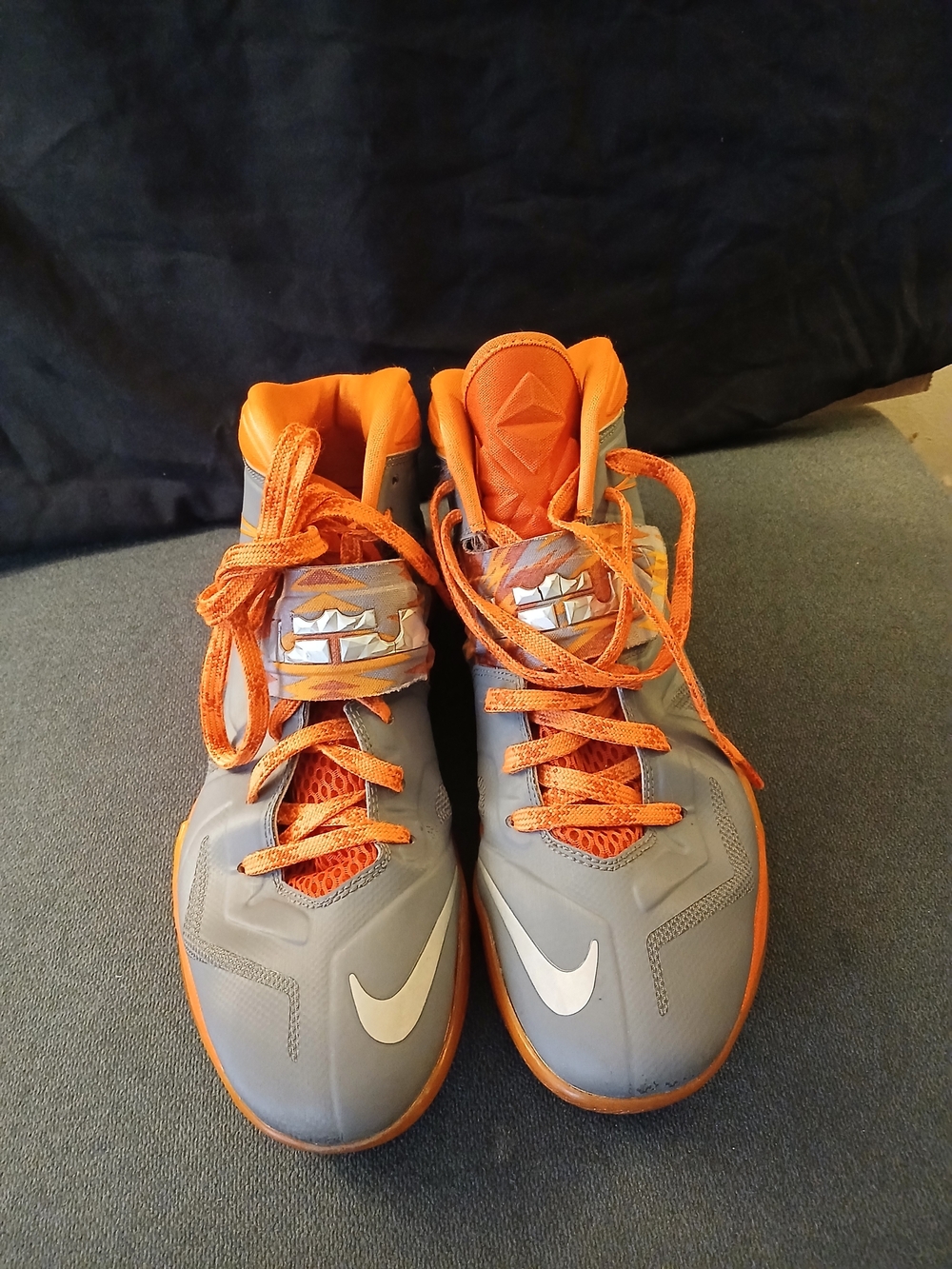 Mens High-Top Sports Shoes in Gray and Orange